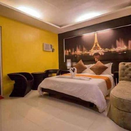 The Red Palm Suites And Restaurant 부투안 외부 사진